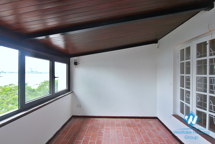Lake view house for rent in Quang An street, Tay Ho district